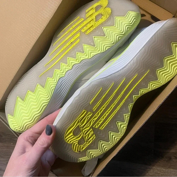 New Balance Basketball Shoes (Hesi Lows) - Picture 4 of 6